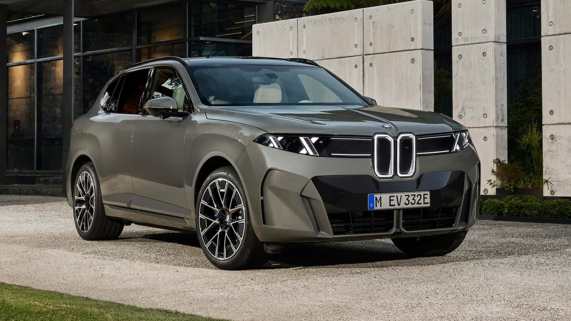 https://cdn.motor1.com/images/mgl/Ak3rjW/s1/2027-bmw-ix5-60.jpg