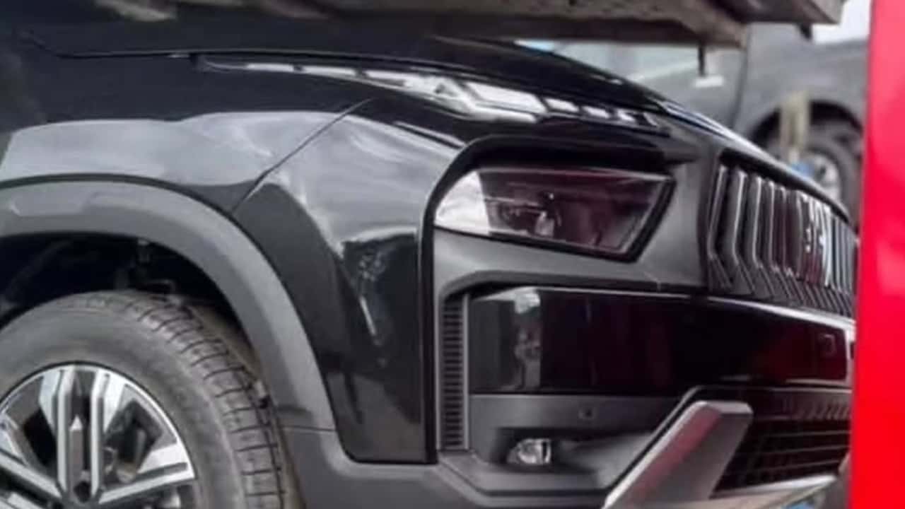 Flagra: nova Fiat Toro 2026 aparece sem camuflagem com visual de Panda