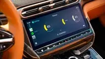 Aston Martin Vanquish Volante (2025) messa alla prova