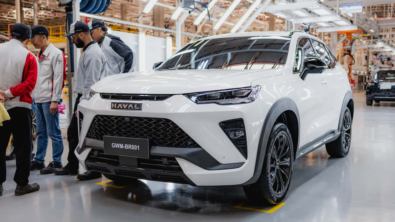 GWM Haval H6 pronto para saída da linha de montagem em Iracemápolis (SP) — produção nacional que impulsionou o avanço dos eletrificados no Brasil em 2025.