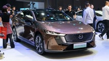 Live photos of the Mazda EZ-6 sedan and EZ-60 crossover at the 2025 Shanghai Auto Show.