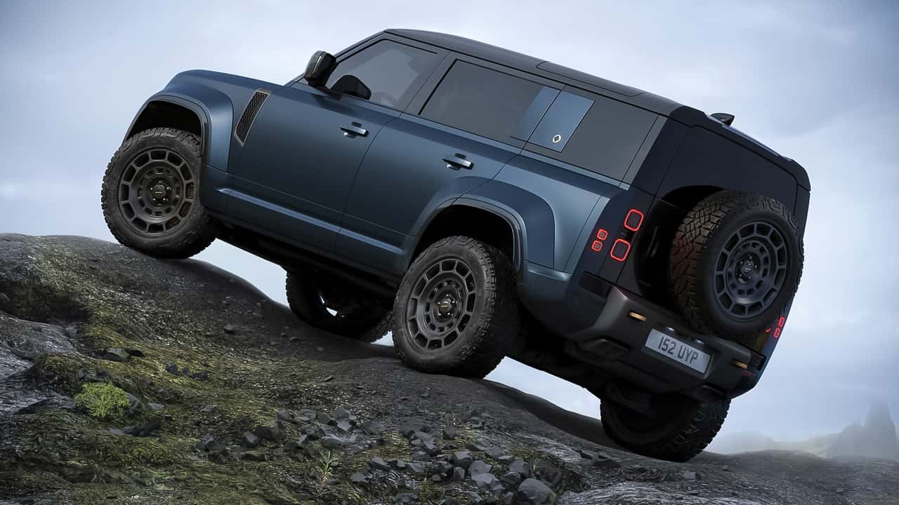 Land Rover Defender Octa (2025)