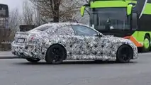 Foto spia BMW M2 Coupe 2023 con meno mimetizzazione