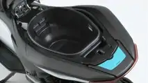 Yamaha E01 - Portaoggetti sottosella