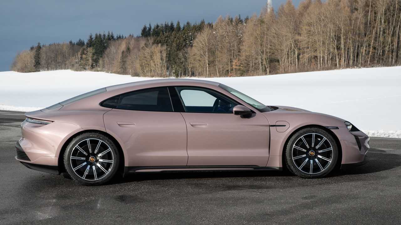 Porsche Taycan: 4,96 m Länge, 2,90 m Radstand, Batterie bis 84 kWh netto