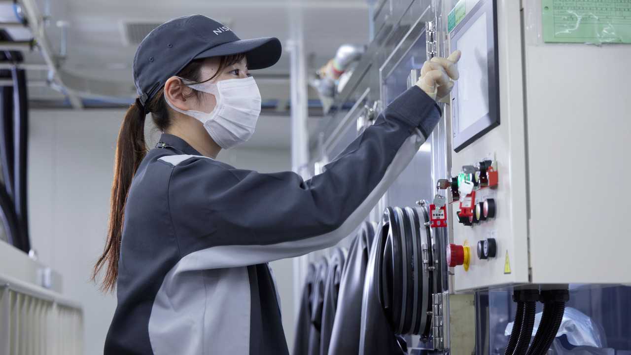 Impianto Nissan per le batterie allo stato solido