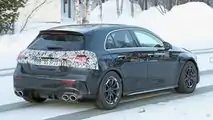 2023 Mercedes-AMG A45 facelift foto spia