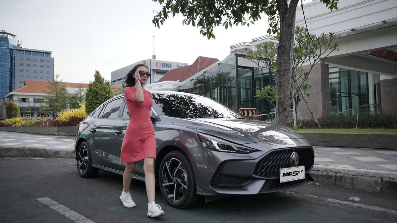 MG 5 GT di Museum Bawah Tanah Alun-Alun Surabaya