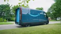 Vista posteriore esterna a tre quarti del veicolo di consegna elettrico Amazon
