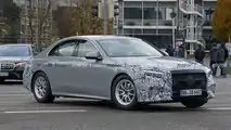 Mercedes-Benz E-Klasse Limousine (2023) fast ungetarnt erwischt