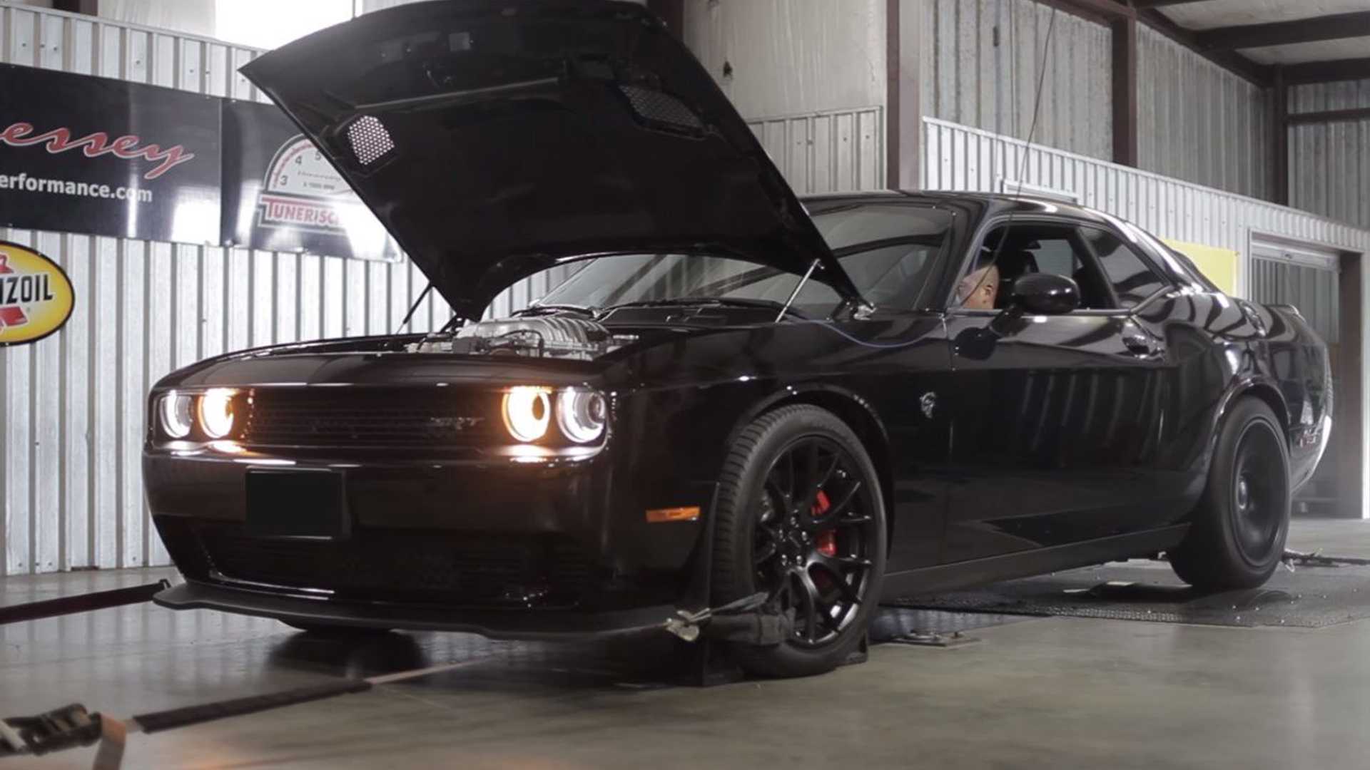 Hennessey HPE1000 Challenger Hellcat Hits the Dyno