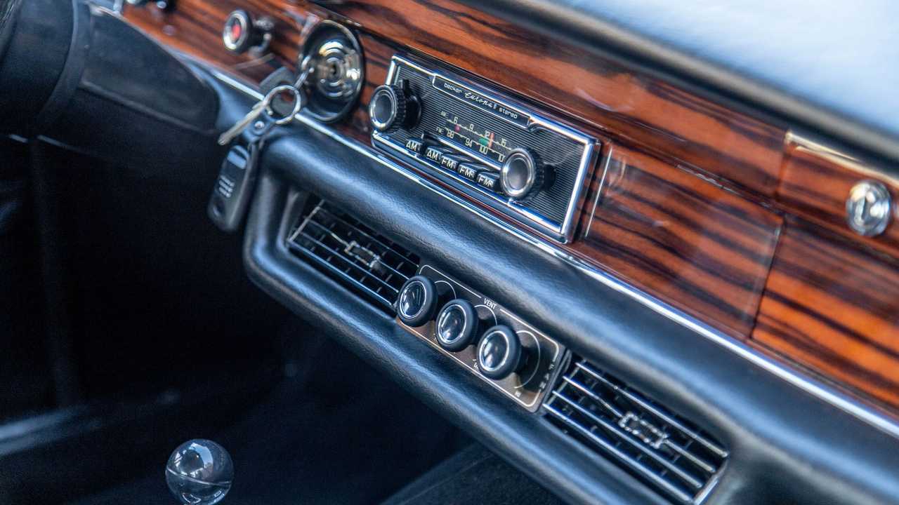 Mercedes-Benz 300 SEL 1971 de Icon 4x4