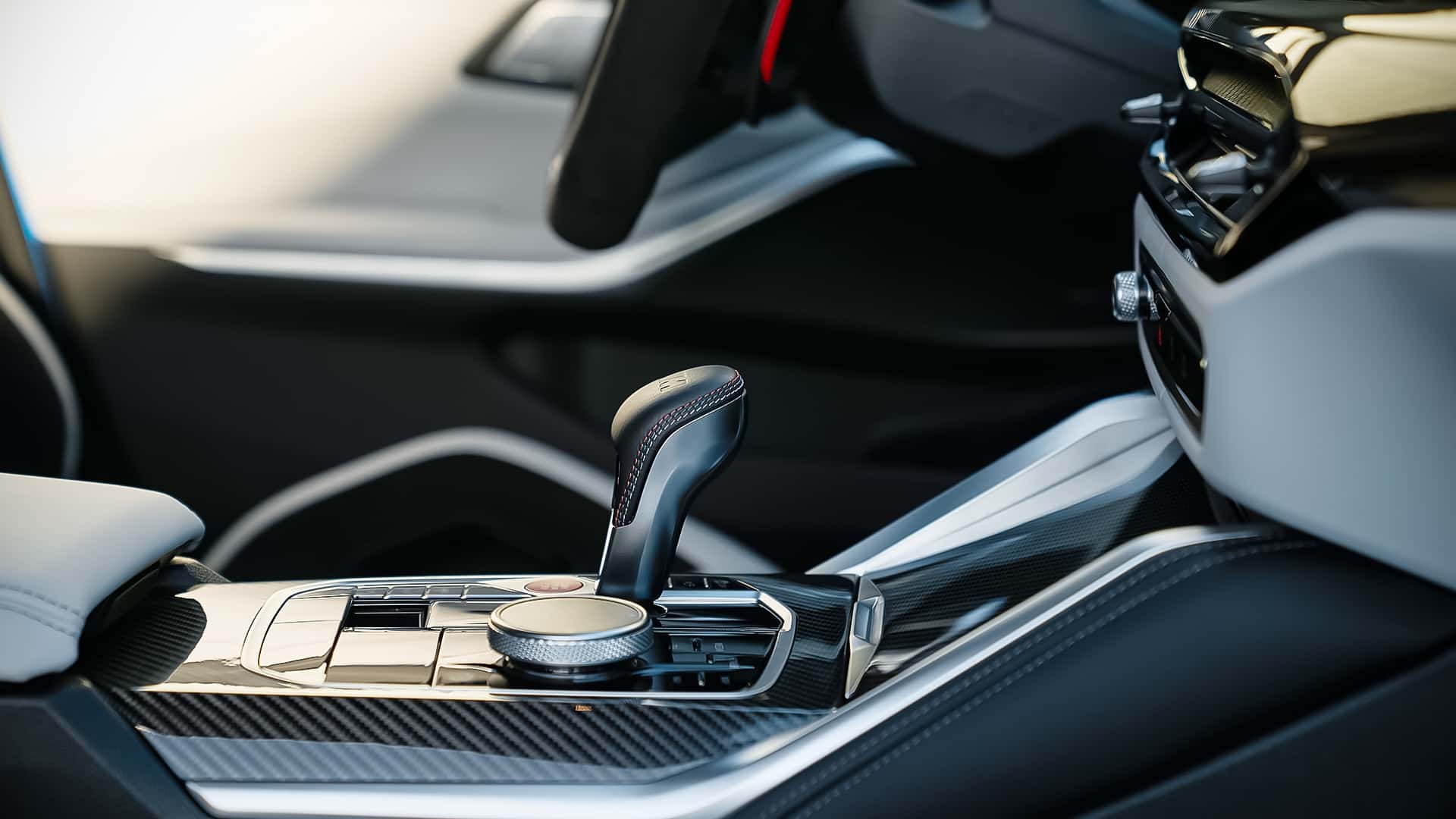 https://cdn.motor1.com/images/mgl/AkN8rN/s1/bmw-m3-cs-touring-2025.jpg
