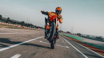 2025 KTM 390 SMC-R