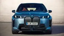 BMW iX xDrive60 (2025)