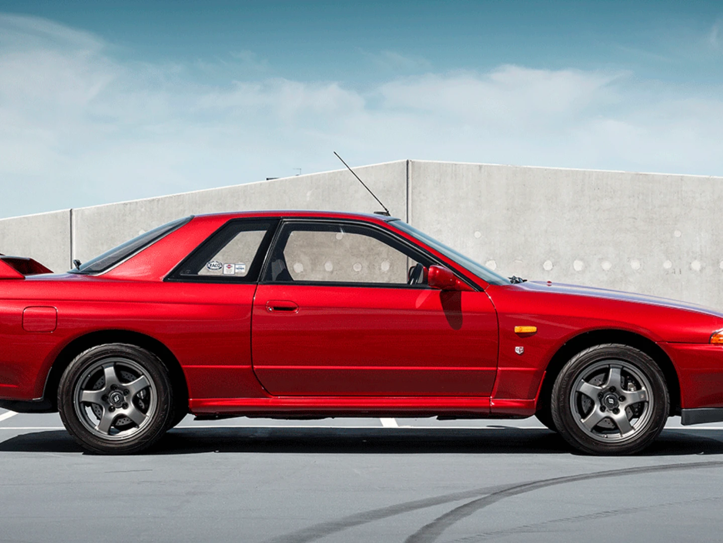 A Rare R32 Skyline GT-R Was Stolen From Nissan's Collection