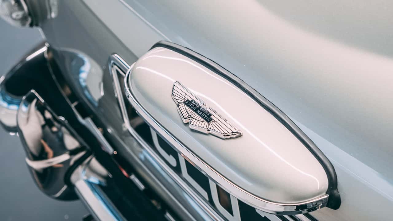 James Bond Aston Martin DB5 Restomod Drive