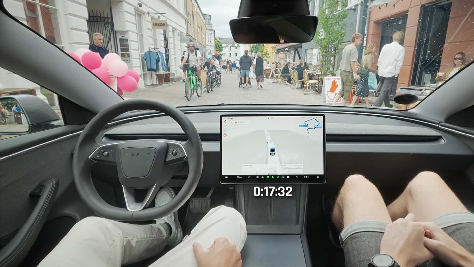 Tesla FSD Supervised Demuestra su Capacidad en las Estrechas Calles de Aarhus, Dinamarca