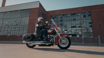 2024 Harley-Davidson Hydra Glide Revival - Riding