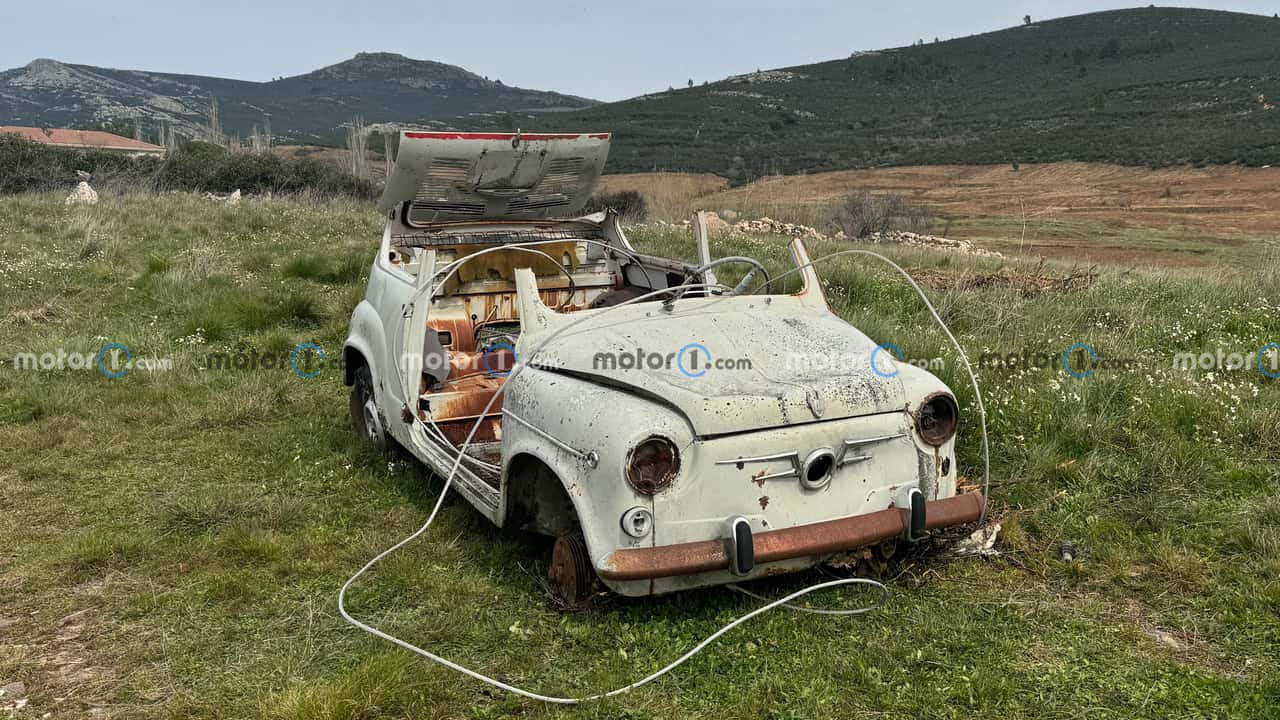 SEAT 600 clásico abandonado