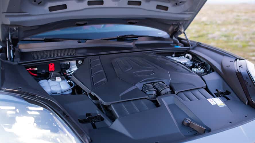 Porsche réalise que se clients veulent toujours des voitures à essence