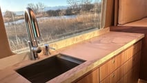 Skyloft From the Redtail Overland furgoneta motorhome