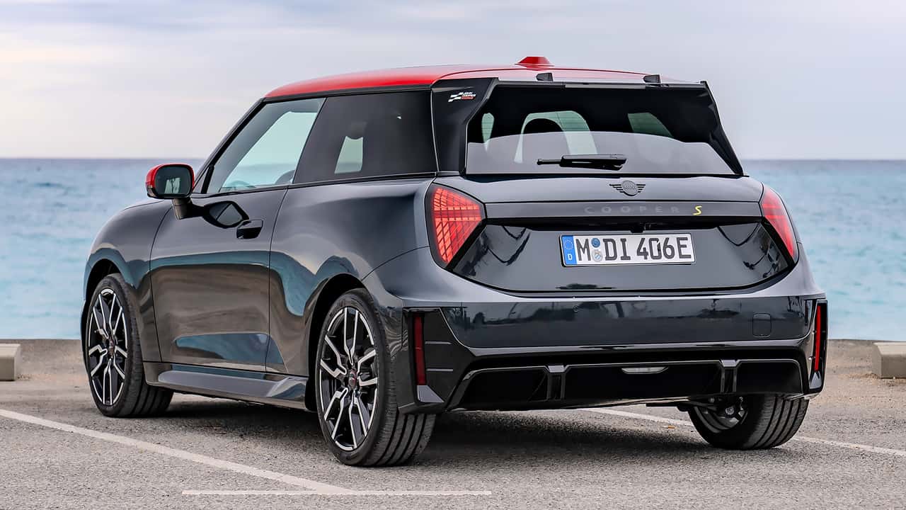 Mini Cooper SE (2024) JCW Trim