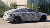 Photo espion avec vue latérale de l'Audi RS6 E-Tron