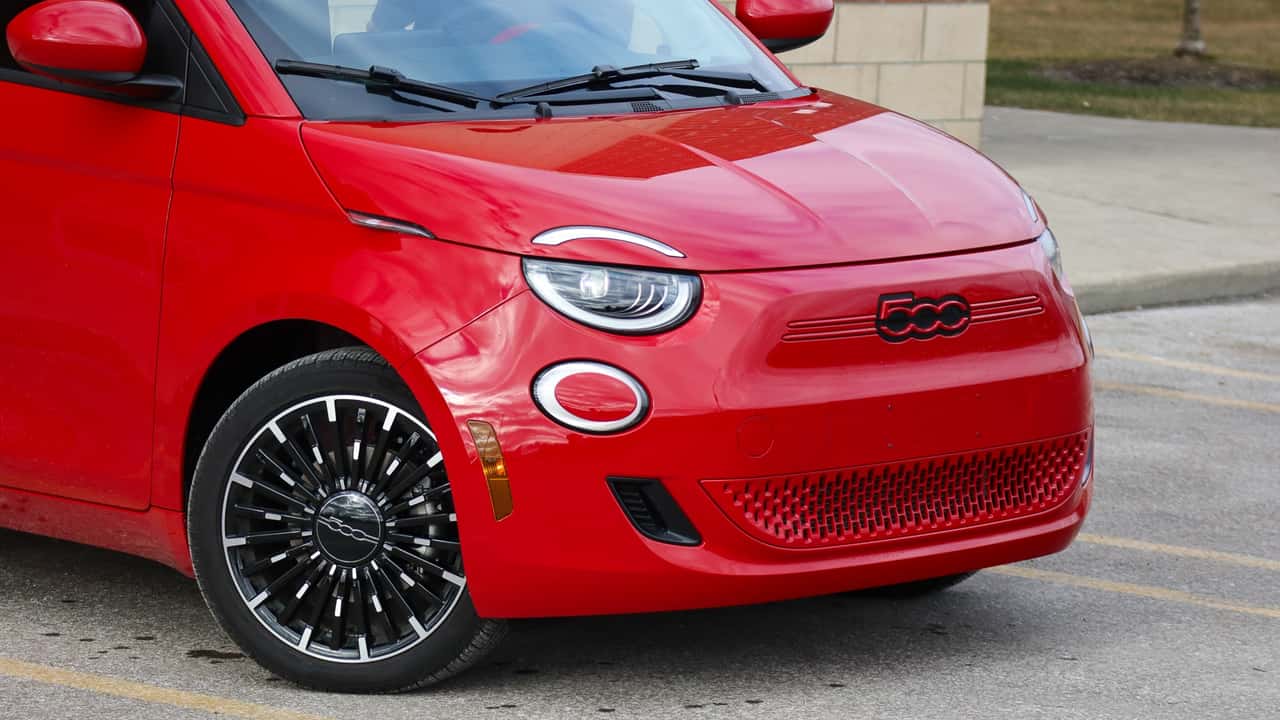 2024 Fiat 500e Front Close Up