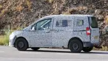 Ford Tourneo/Transit Courier als Erlkönig erwischt