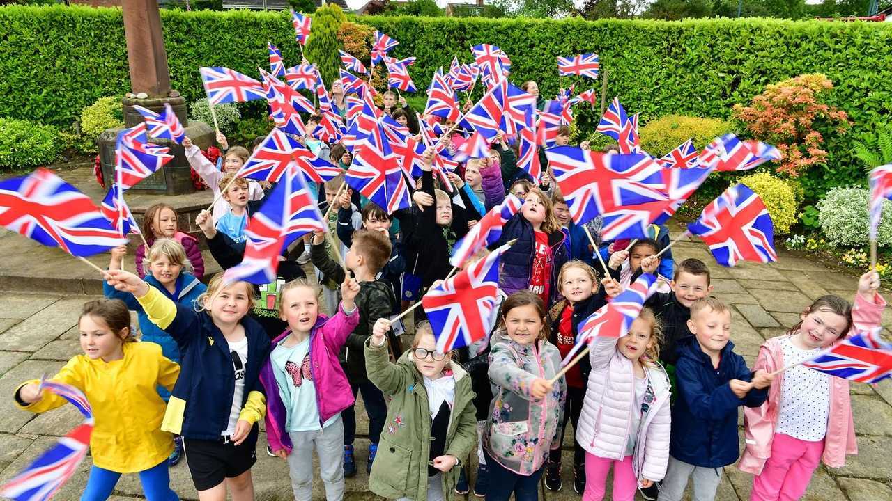 JCB al giubileo: save the Queen!