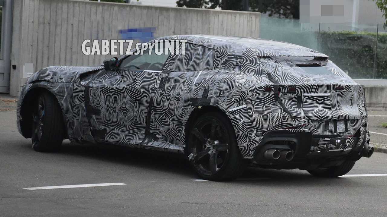 Ferrari Purosangue, le ultime foto spia
