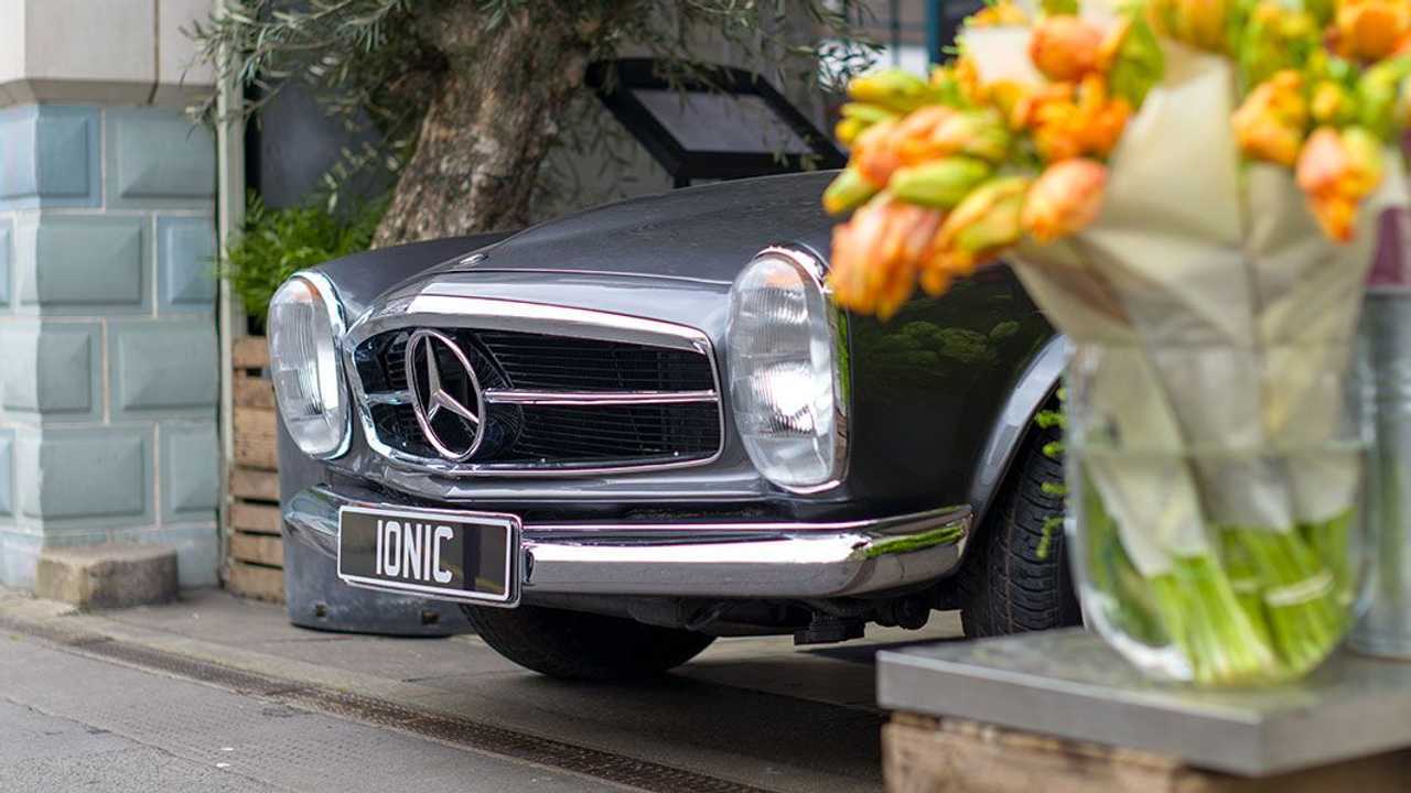 Электрический Mercedes-Benz SL W113 «Pagoda»