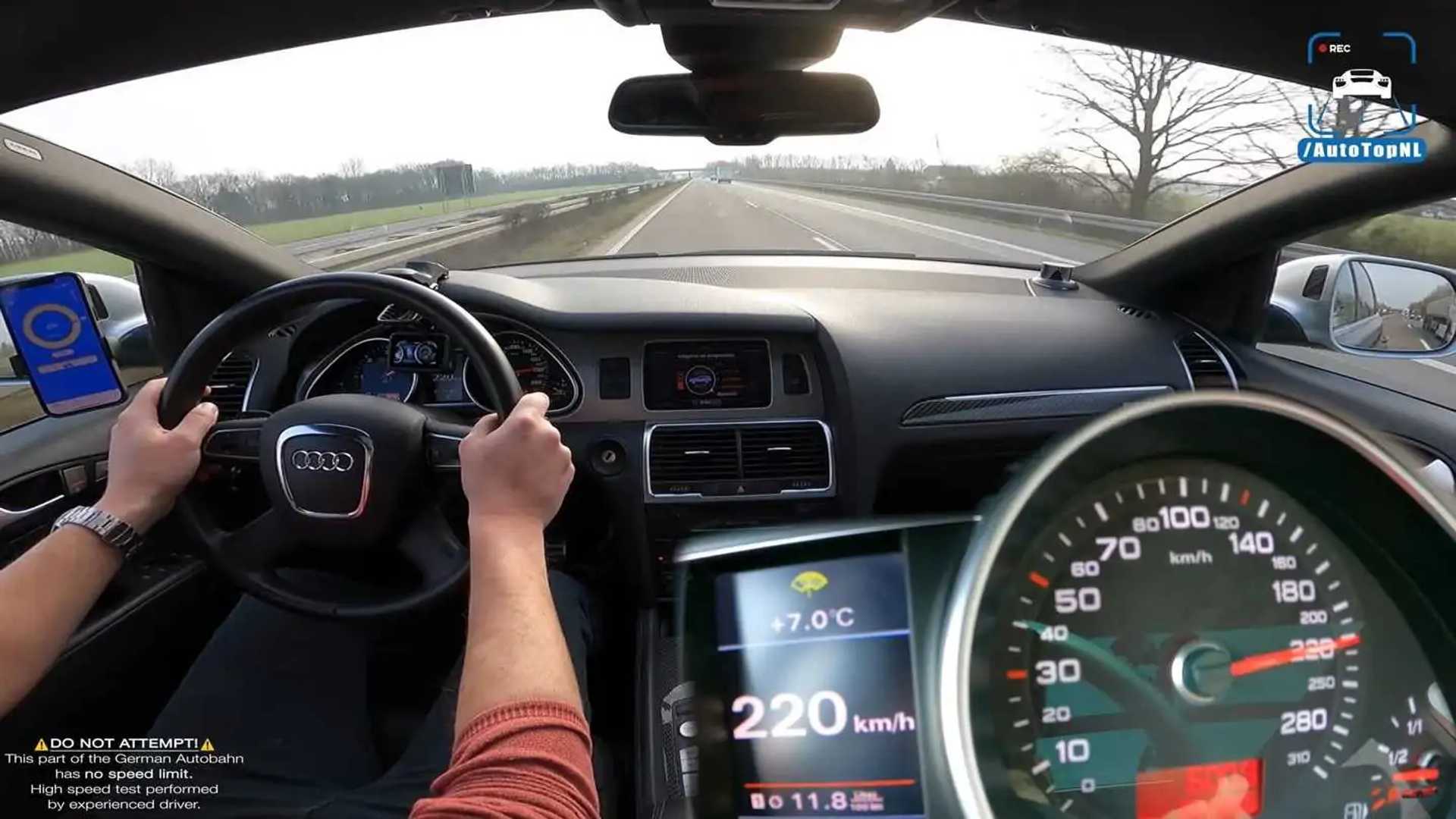 Audi Q7 V12 TDI otobanda kendi limitlerini aşıyor Audi Q7 V12 TDI otobanda kendi limitlerini aşıyor