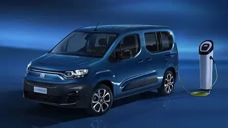 Citroen e-Berlingo притворился итальянцем Fiat E-Doblo (2022)