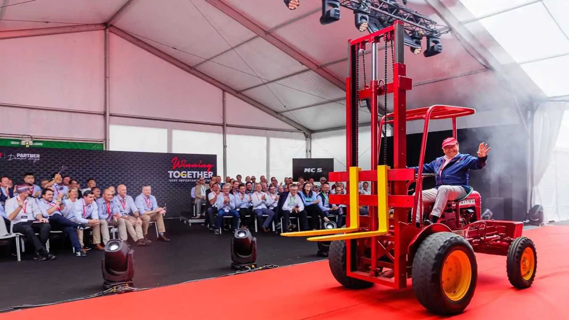Manitou dealer party 2022 concessionari e telehanders in festa