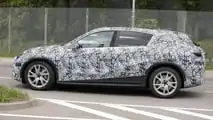 Foto spia del SUV Mercedes EQC di nuova generazione