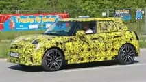 Mini Cooper 5-Türer (2024) als Erlkönig erwischt