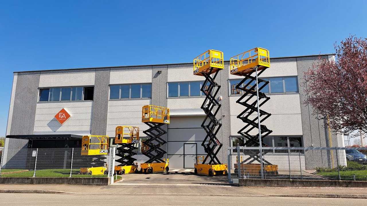 JCB e EA Group: accordo per piattaforme e carrello telescopico