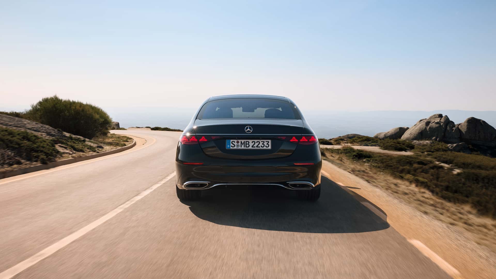 https://cdn.motor1.com/images/mgl/Akn8y6/s1/2027-mercedes-benz-s-class.jpg