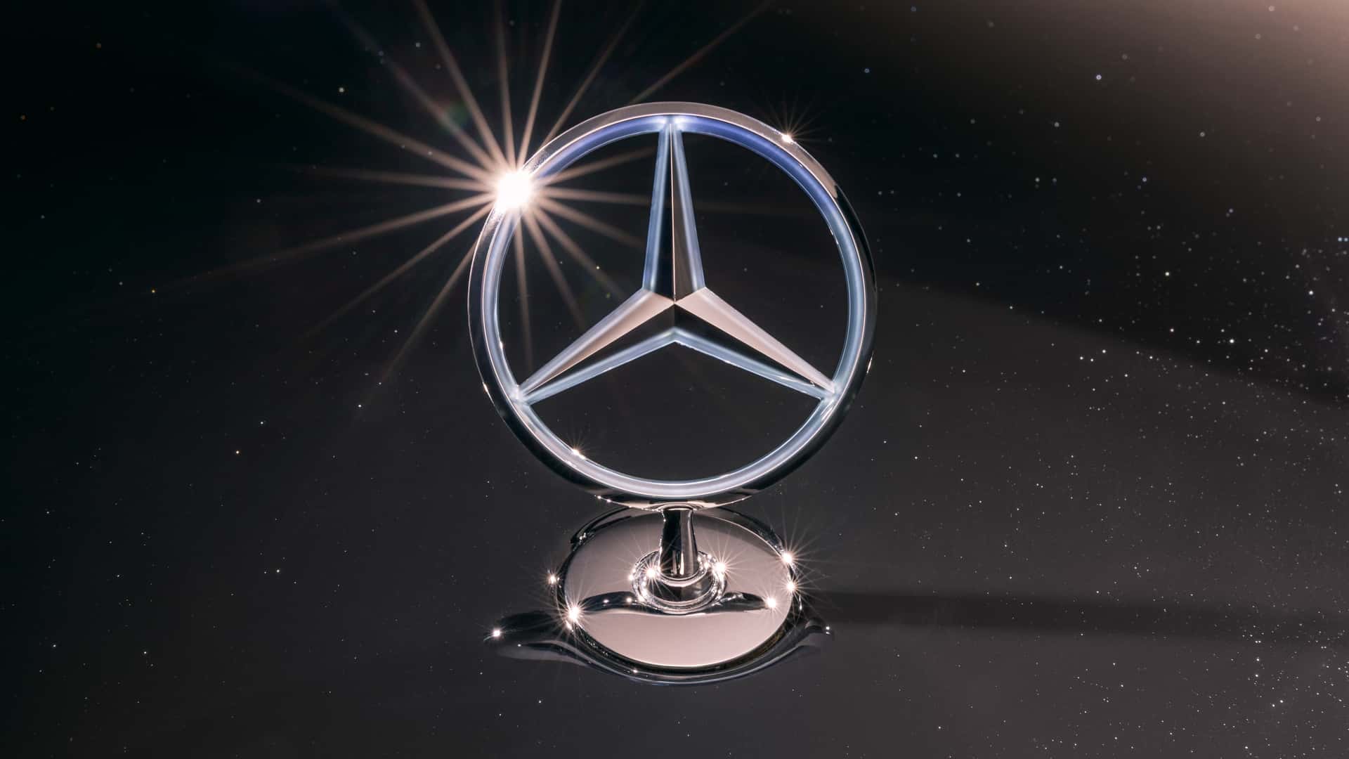https://cdn.motor1.com/images/mgl/Akn8yy/s1/2027-mercedes-benz-s-class.jpg