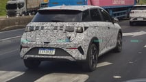 Novo BYD Dolphin 2027 é flagrado em testes no Brasil