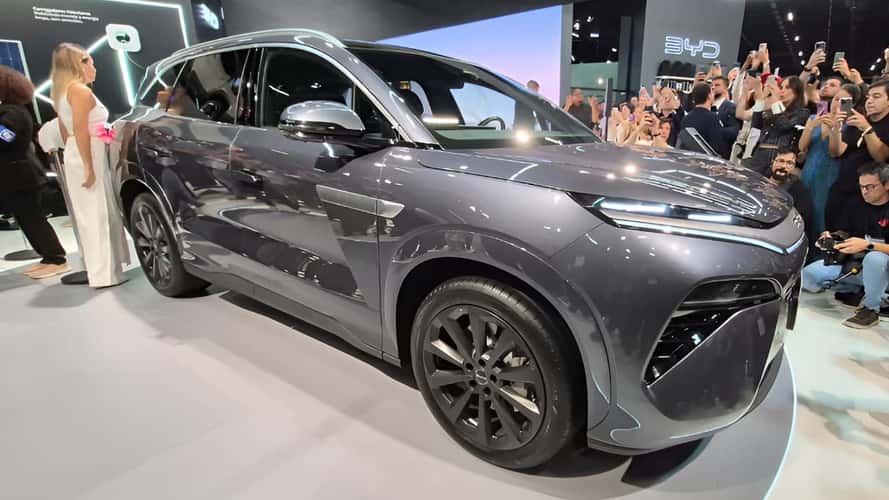 BYD Atto 8: SUV híbrido de 7 lugares estreia no Brasil por R$ 399.990