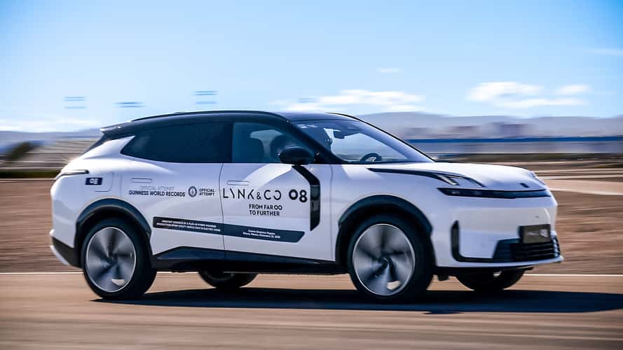 Lynk & Co 08 mit neuem Reichweiten-Weltrekord für Plug-in-Hybrid