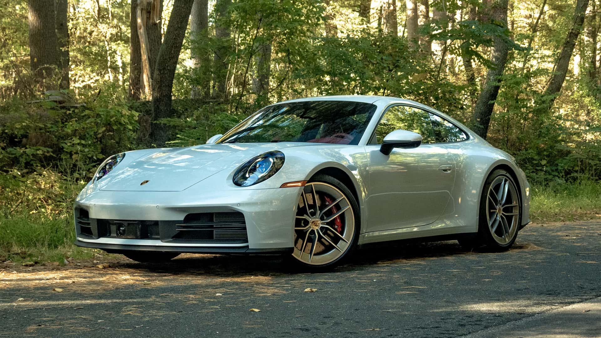 https://cdn.motor1.com/images/mgl/AknPnO/s1/2025-porsche-911-carrera-s.jpg