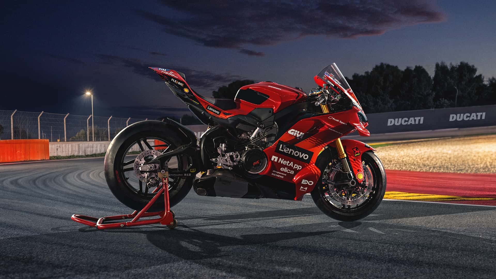 デュゴ マルケス Ducati Will Sell You Marc Marquez's MotoGP-Winning Racebike, Costs