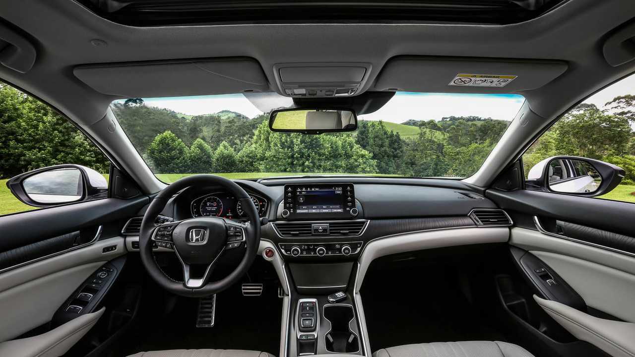 Teste Instrumentado: Honda Accord Touring 2019 faz frente aos alemães? Console-honda-accord-2019