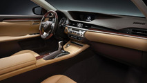 Makyajlı Lexus ES