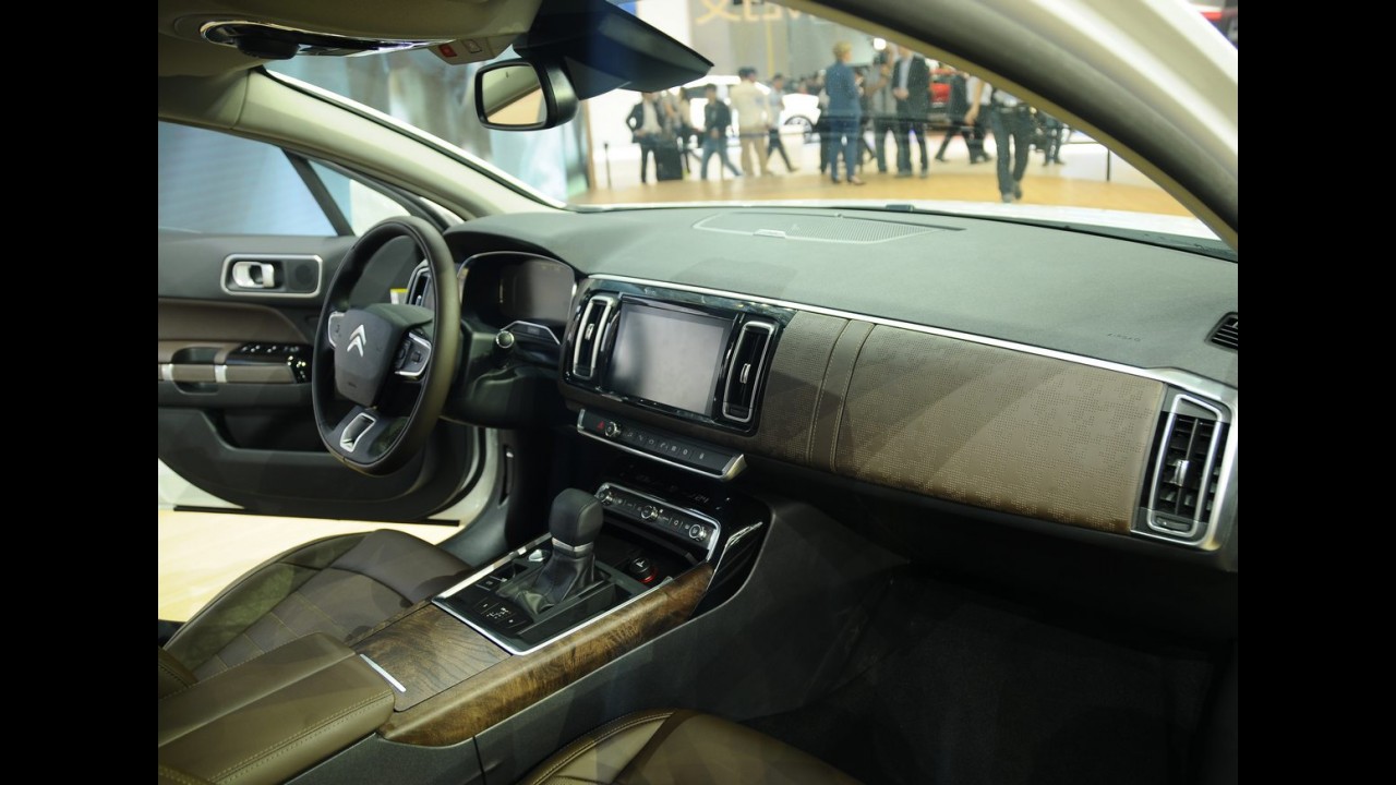 Salão de Pequim: Citroën C6 ressuscita com luxo e visual equilibrado
