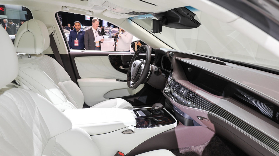 2018 Lexus LS: Detroit 2017